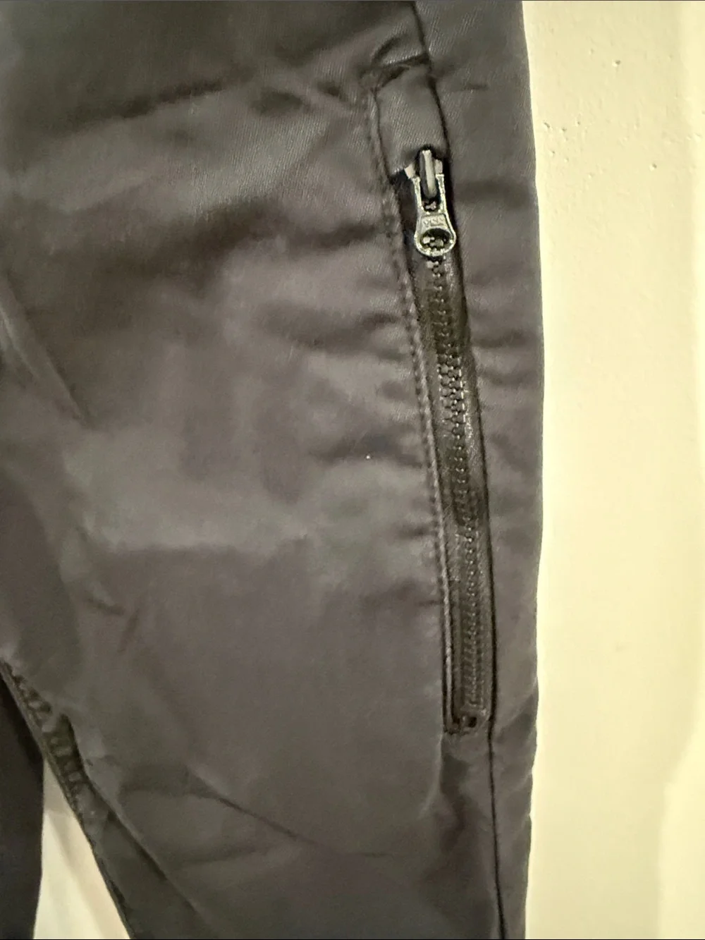 Old Navy legs zip fit